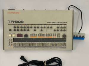 Roland TR-909 Drummachine